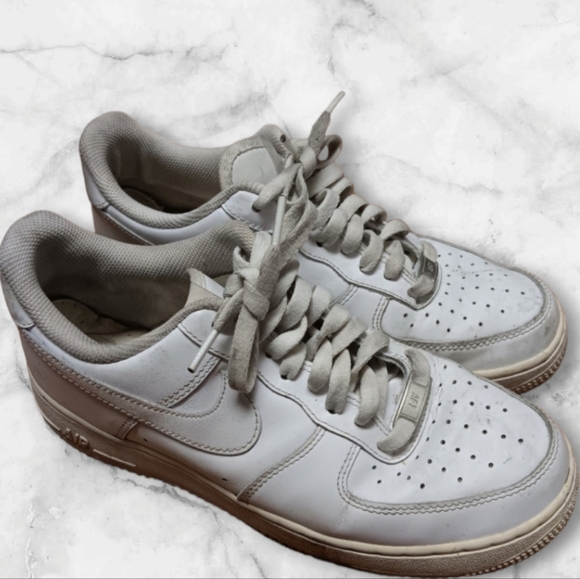 *NIKE Air Force 1 Low '07 Triple White Shoes CW2288-111 TRASHED DIRTY BEAT SZ 8 - Picture 1 of 6